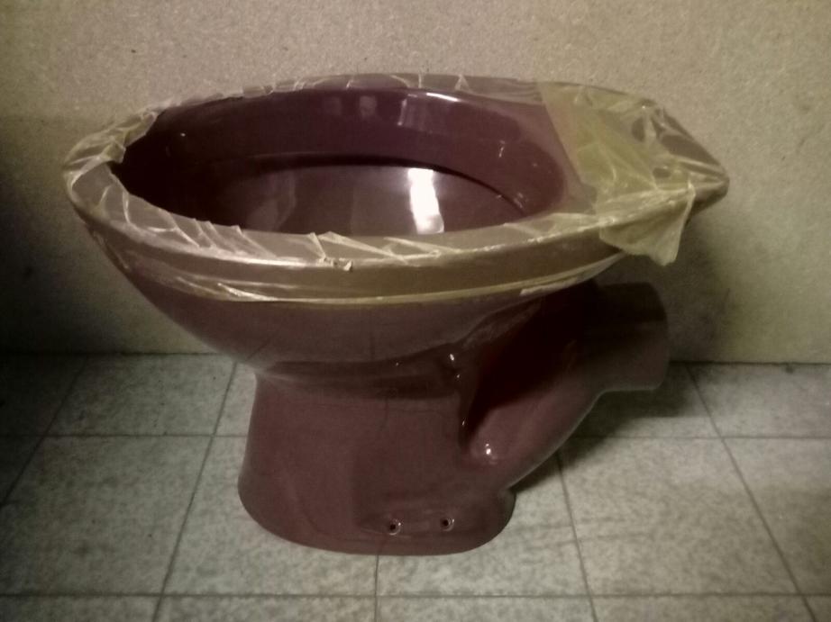 Qualcast Toilet Pan Bowl in Burgundy Colour. JSL Yorkshire